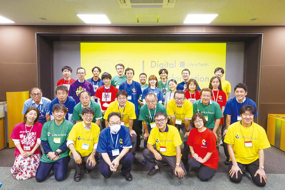Practical digital skill training for experienced associates